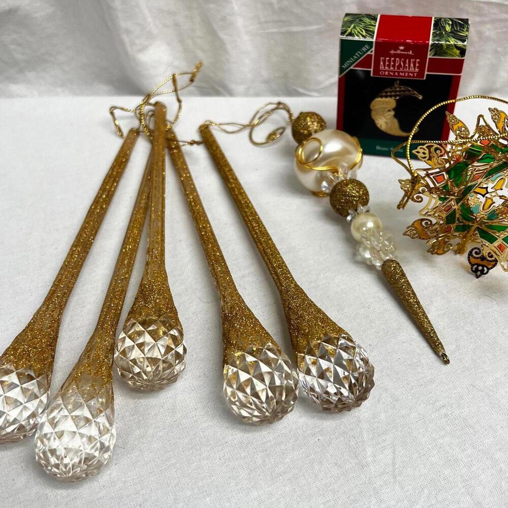 Lot with 9 Vintage Mixed  Ornaments Gold Tone Brass & Acrylic Elegant Style